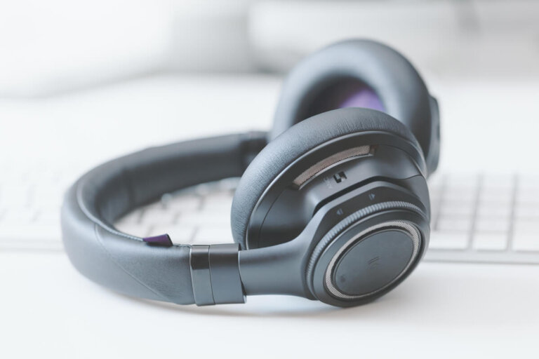 Bluetooth headphones