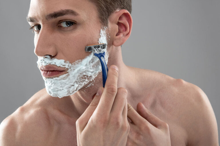 disposable razor
