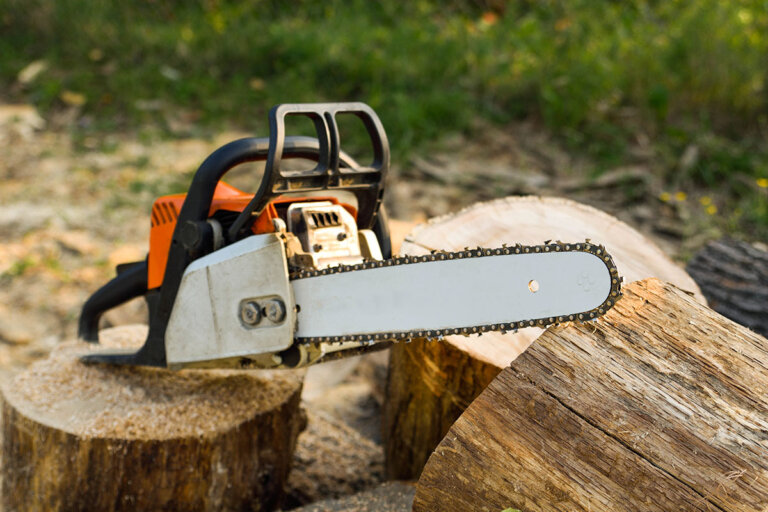 petrol chainsaw